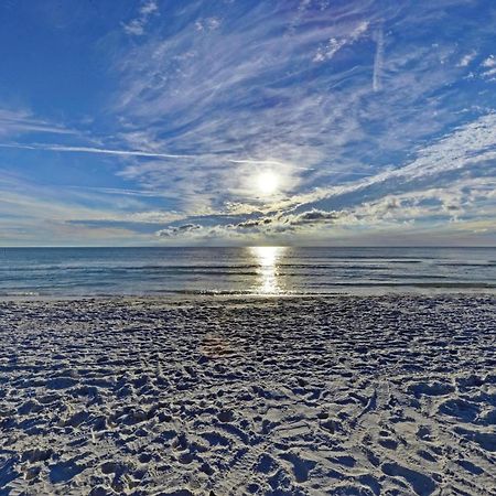 Anna Maria Island Runaway Tropical Dream-One Minute Walk To The Beach-Heated Pool Bradenton Beach Exterior photo