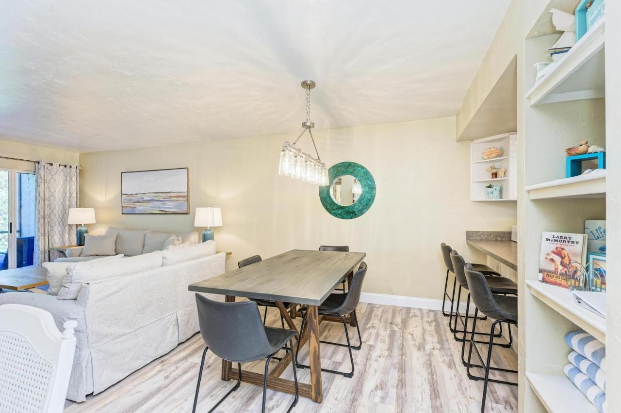 Anna Maria Island Runaway Tropical Dream-One Minute Walk To The Beach-Heated Pool Bradenton Beach Exterior photo