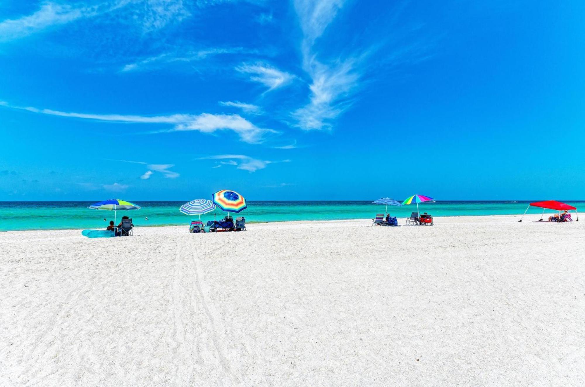 Anna Maria Island Runaway Tropical Dream-One Minute Walk To The Beach-Heated Pool Bradenton Beach Exterior photo