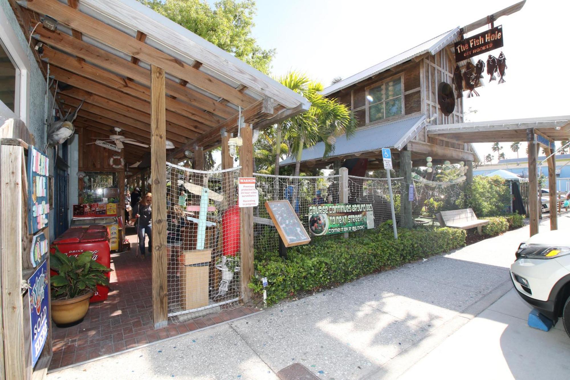Anna Maria Island Runaway Tropical Dream-One Minute Walk To The Beach-Heated Pool Bradenton Beach Exterior photo